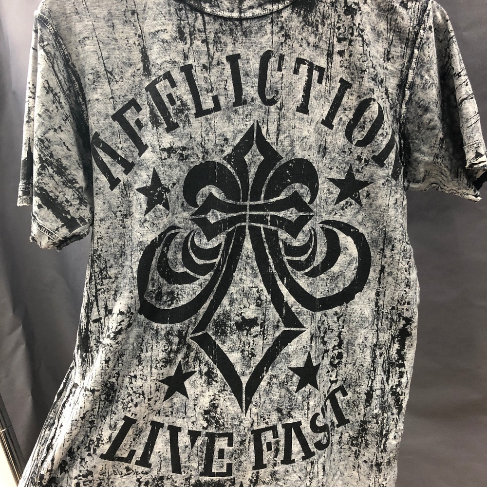 COPY - Mens Medium Reversible Affliction T-Shirt